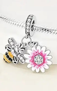 Bee & Daisy Charm - Compatible with Pandora Bracelets